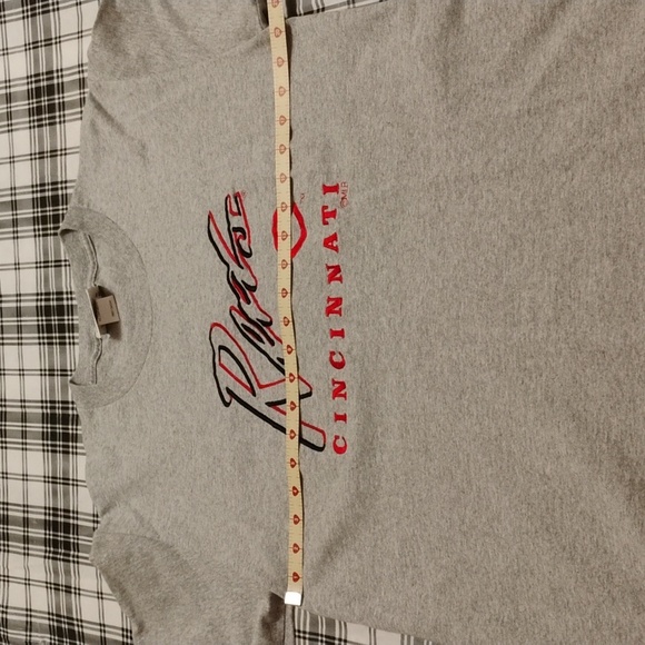 Cincinnati Reds Gray Unisex T-Shirt – Medium New - Picture 5 of 6